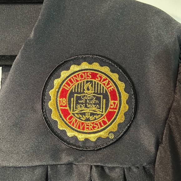 Illinois State University graduation gown - Picture 2 of 4